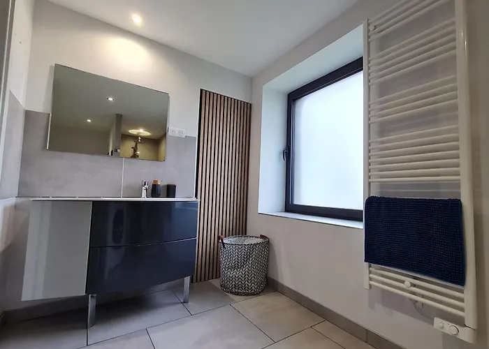 Confortable A - Fr-1-584-359